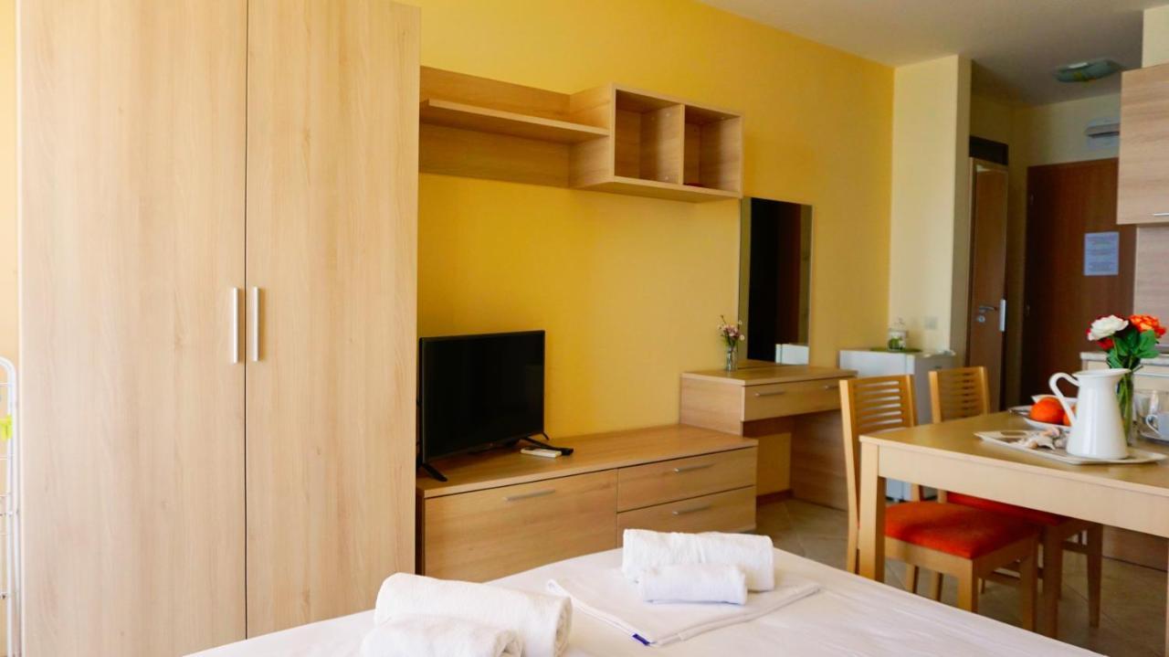 Морски Апартаменти Джулай Морнинг - July Morning Sea View Apartments Kavarna Exterior photo